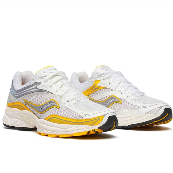 ⭐️ SAUCONY PROGRID OMNI 9 POLLEN ⭐️